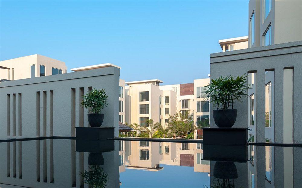 Hard Rock Hotel Goa Calangute Exteriér fotografie Residential buildings in the community