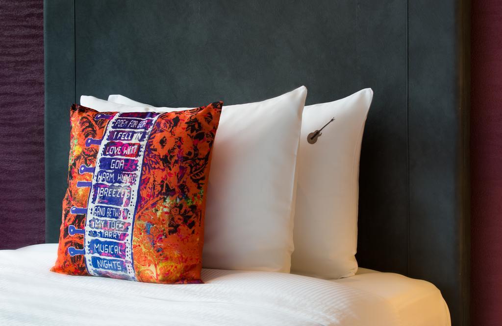 Hard Rock Hotel Goa Calangute Exteriér fotografie Pillows