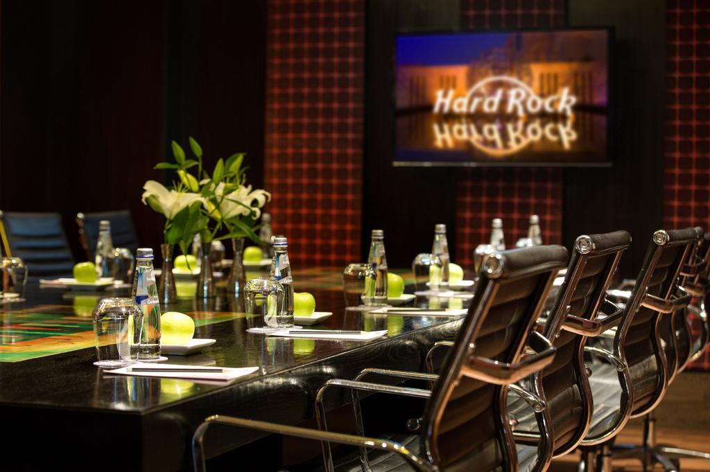 Hard Rock Hotel Goa Calangute Exteriér fotografie The Rock Shop