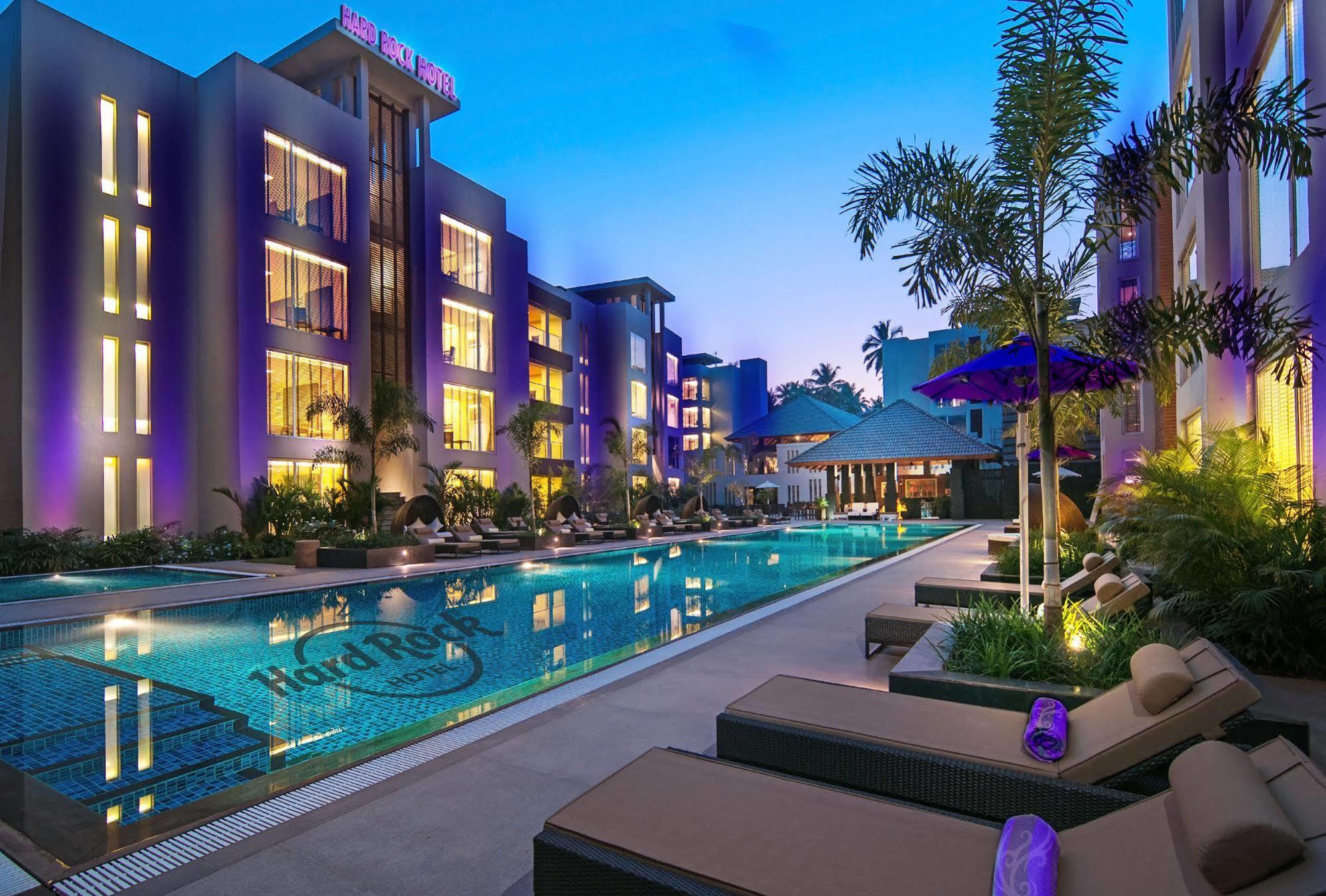 Hard Rock Hotel Goa Calangute Exteriér fotografie The pool at the W Bangkok