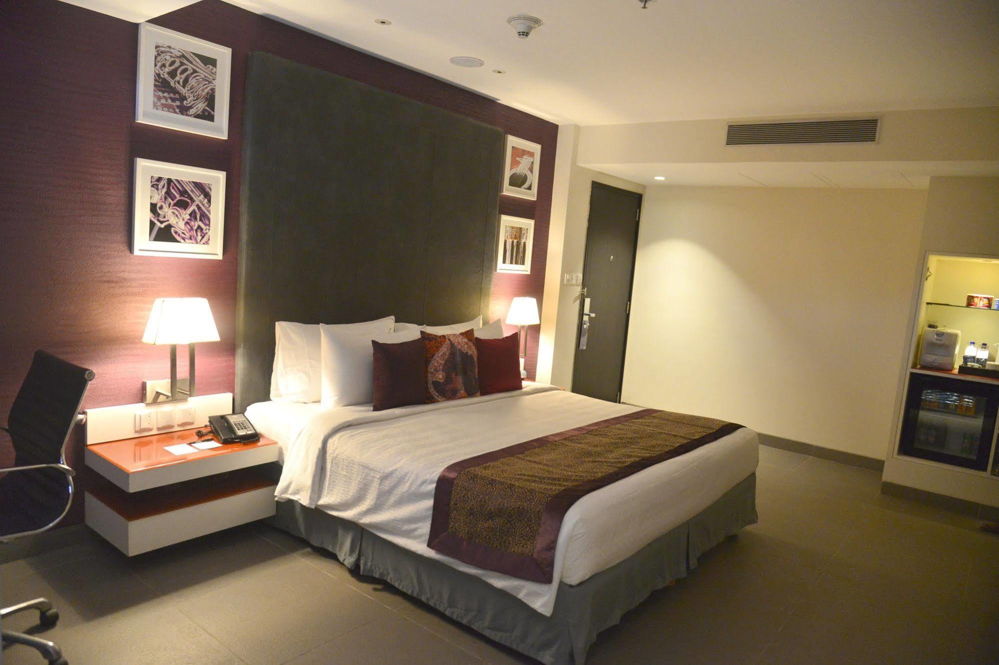 Hard Rock Hotel Goa Calangute Exteriér fotografie A room at the hotel