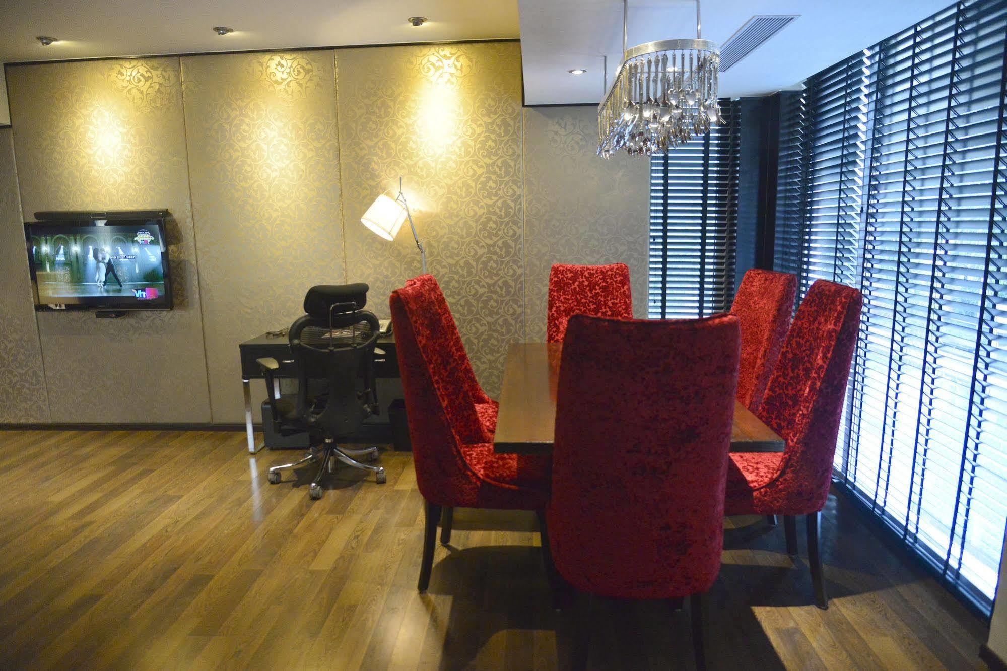Hard Rock Hotel Goa Calangute Exteriér fotografie A suite at the Mandarin Oriental, Hong Kong
